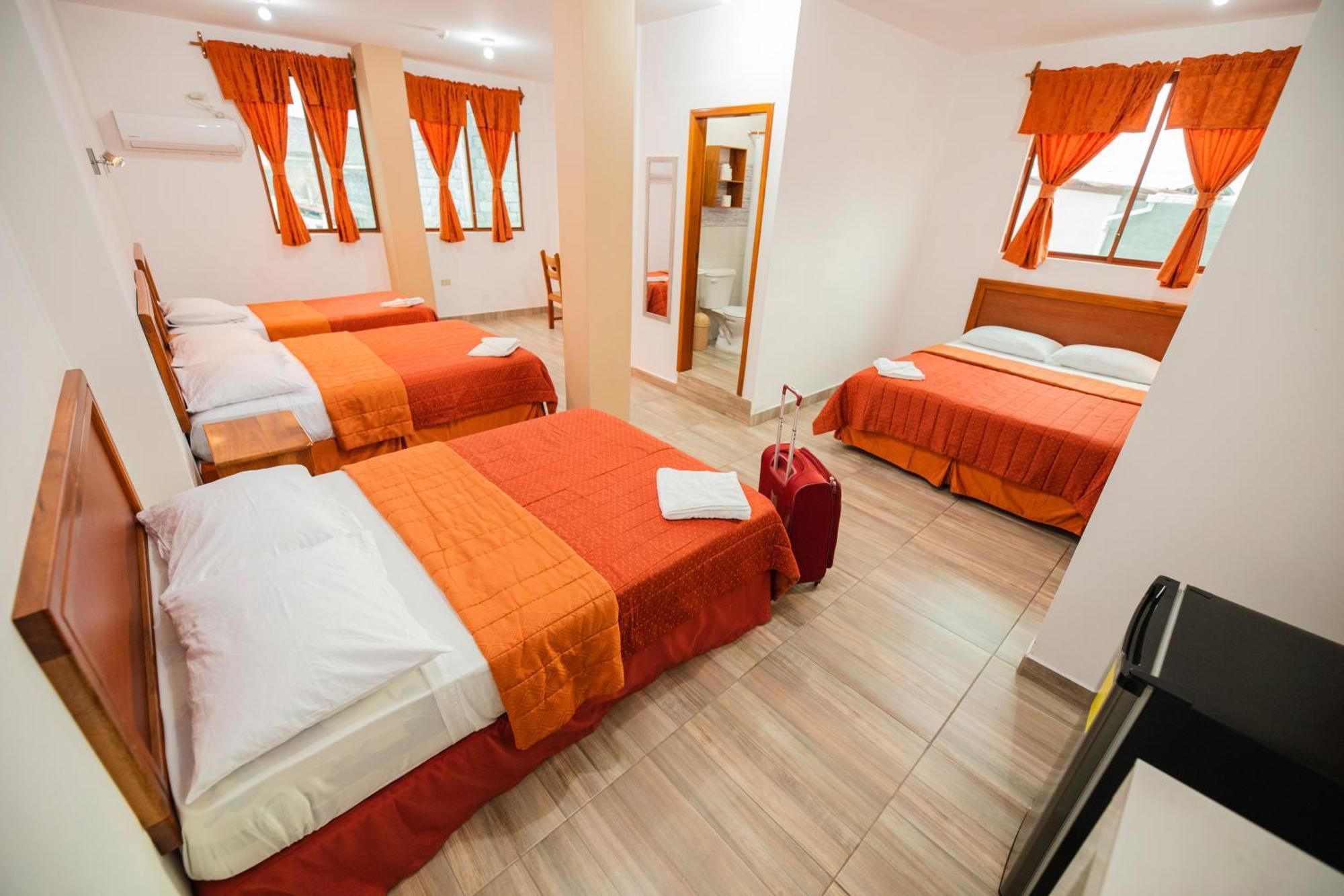 Suites En El Centro Puerto Ayora  Exterior foto