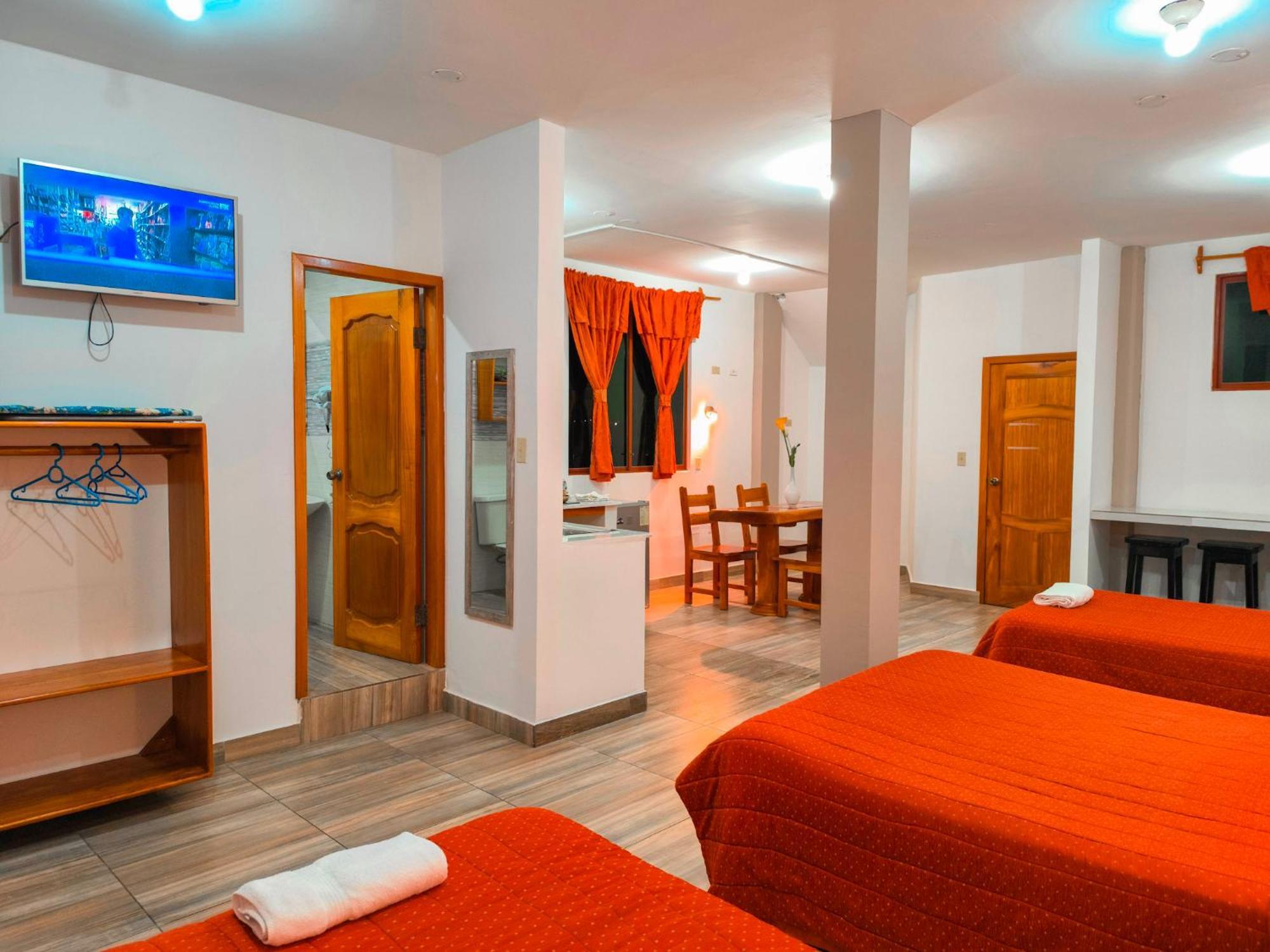 Suites En El Centro Puerto Ayora  Exterior foto